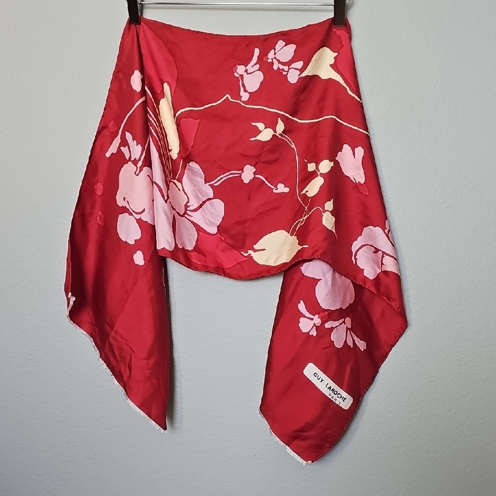 Guy Laroche Paris Feminine Vintage Red Floral Neckerchief Scarf